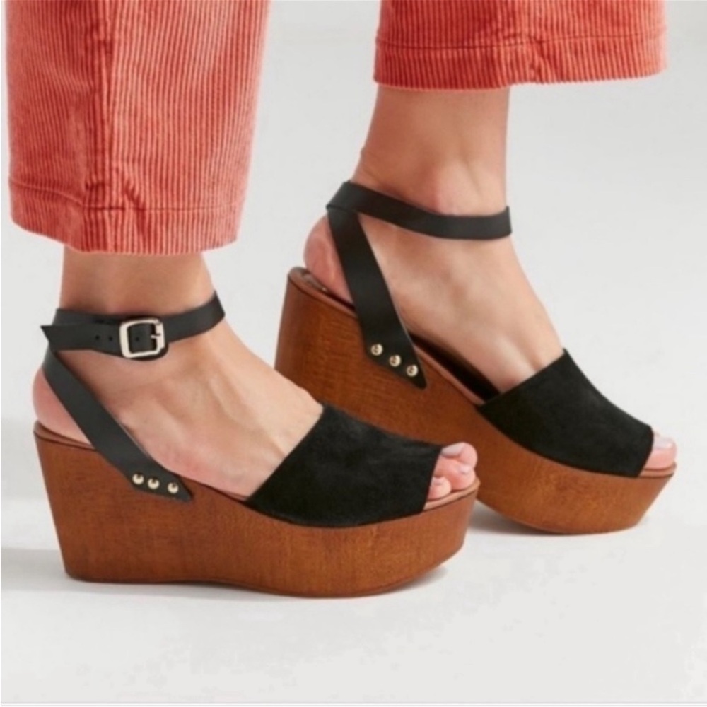 Seychelles Forward Black Suede Open Toe Wedge Sandals Women’s Size 8